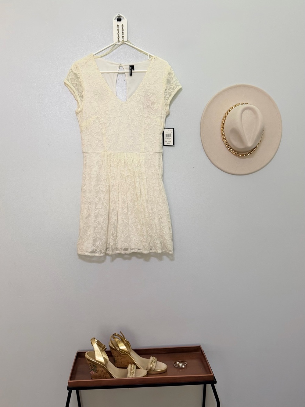 NWT Women's Lace V-Neck Fit & Flare Dress - Cream